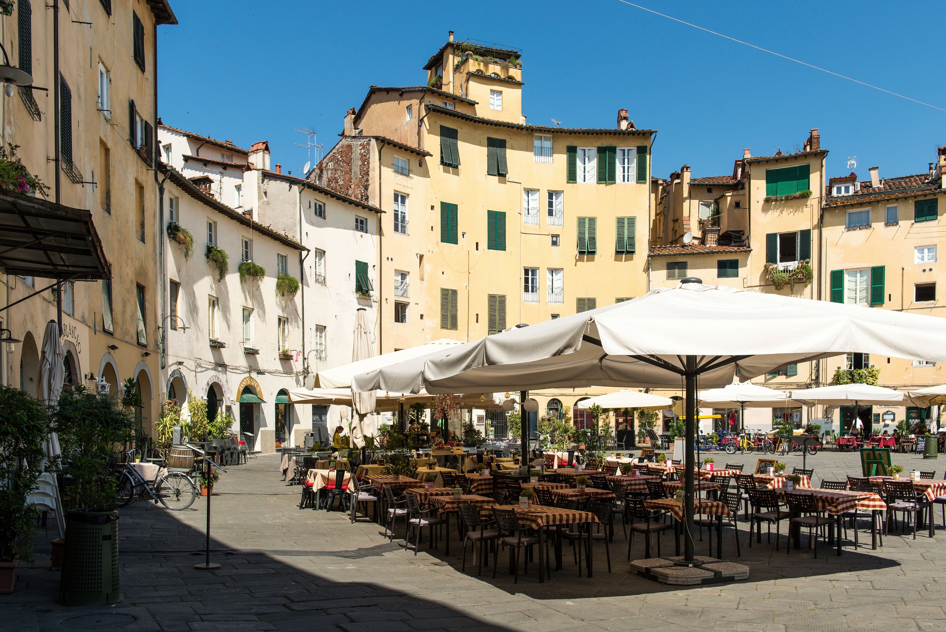 Lucca vs Florence — which to base in